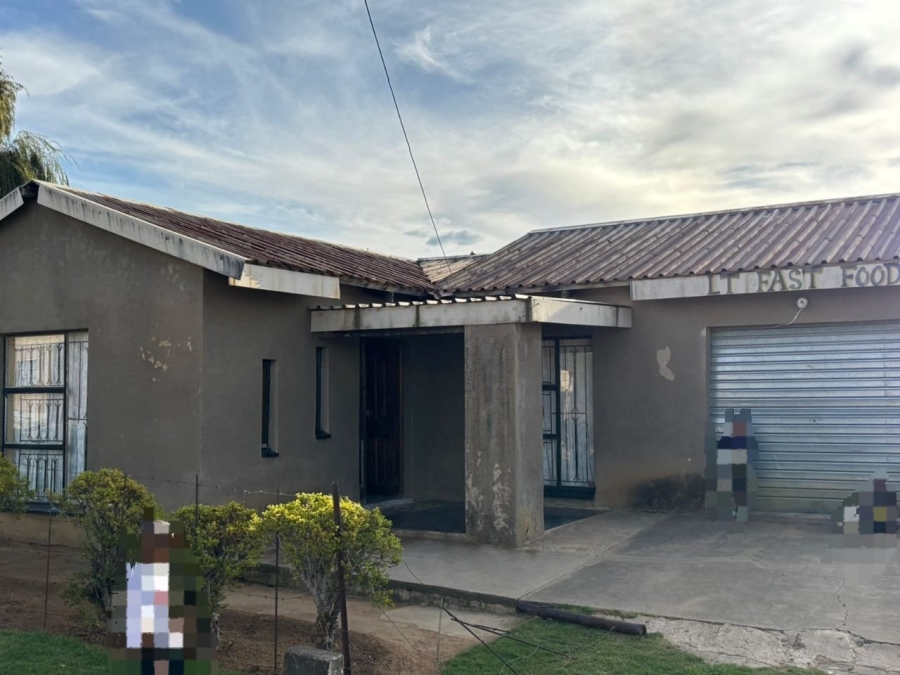 3 Bedroom Property for Sale in Phuthaditjhaba Free State